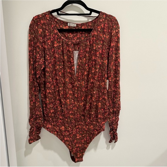 NWT Free People Kaya Floral Printed Long Sleeve Plunge Neckline Bodysuit - Picture 6 of 13